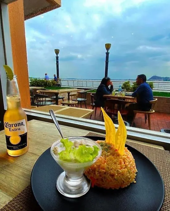 Ecusuites Jacuzzi Bellini Hidromasaje Privado Guayaquil Ekvador